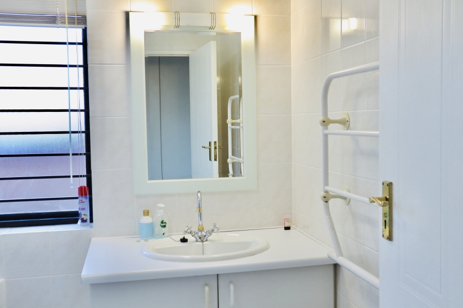 3 Bedroom Property for Sale in The Island Western Cape